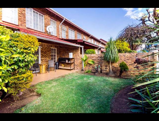 3 BEDROOM DUPLEX FOR SALE IN ATLASVILLE